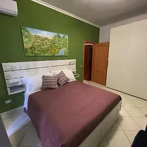 renza-house-chiaia.hotels-amalfi.com/