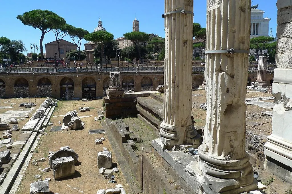 Roman Forum Suite